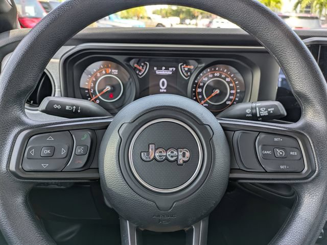 Certified 2026 Jeep Gladiator Sport AWD/4WD image 19