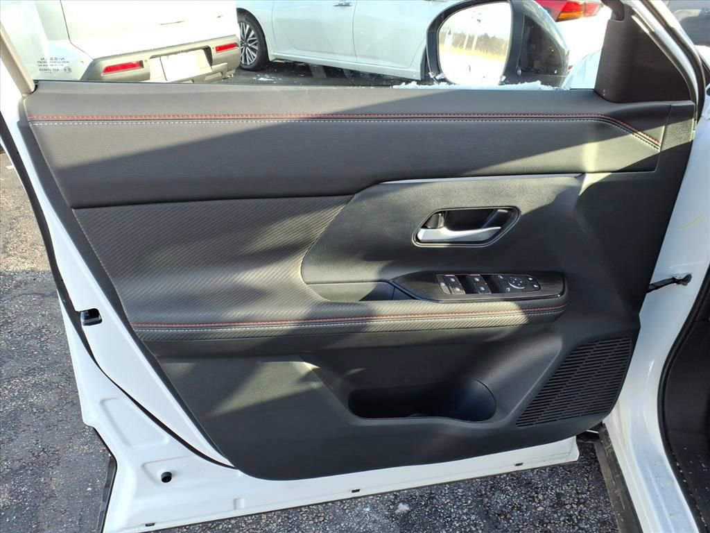 New 2026 Nissan Kicks SR w/ Cold Weather Package image 11