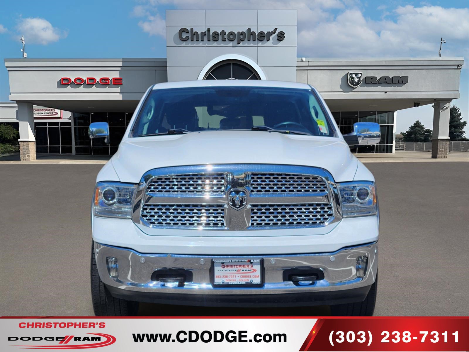 Used 2017 RAM 1500 Laramie w/ Convenience Group AWD/4WD image 8