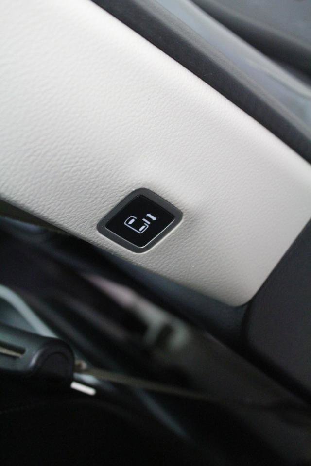 Used 2022 Chrysler Pacifica Limited image 32