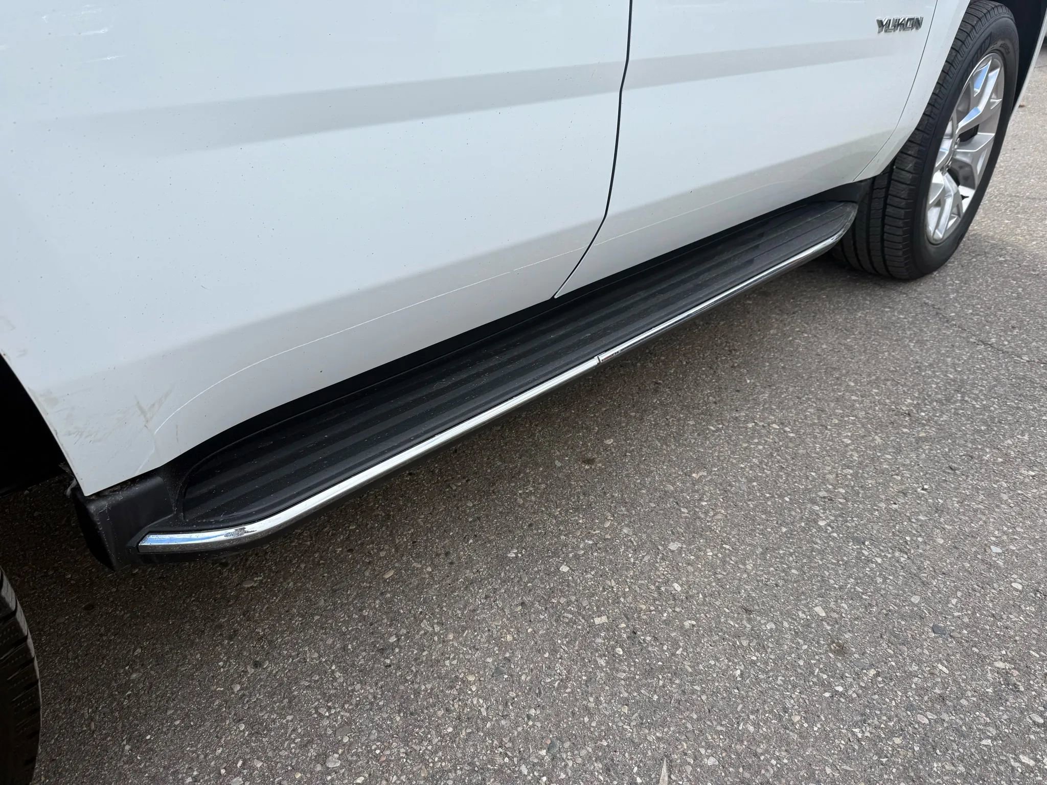 Used 2019 GMC Yukon SLE w/ SLE Value Package image 13