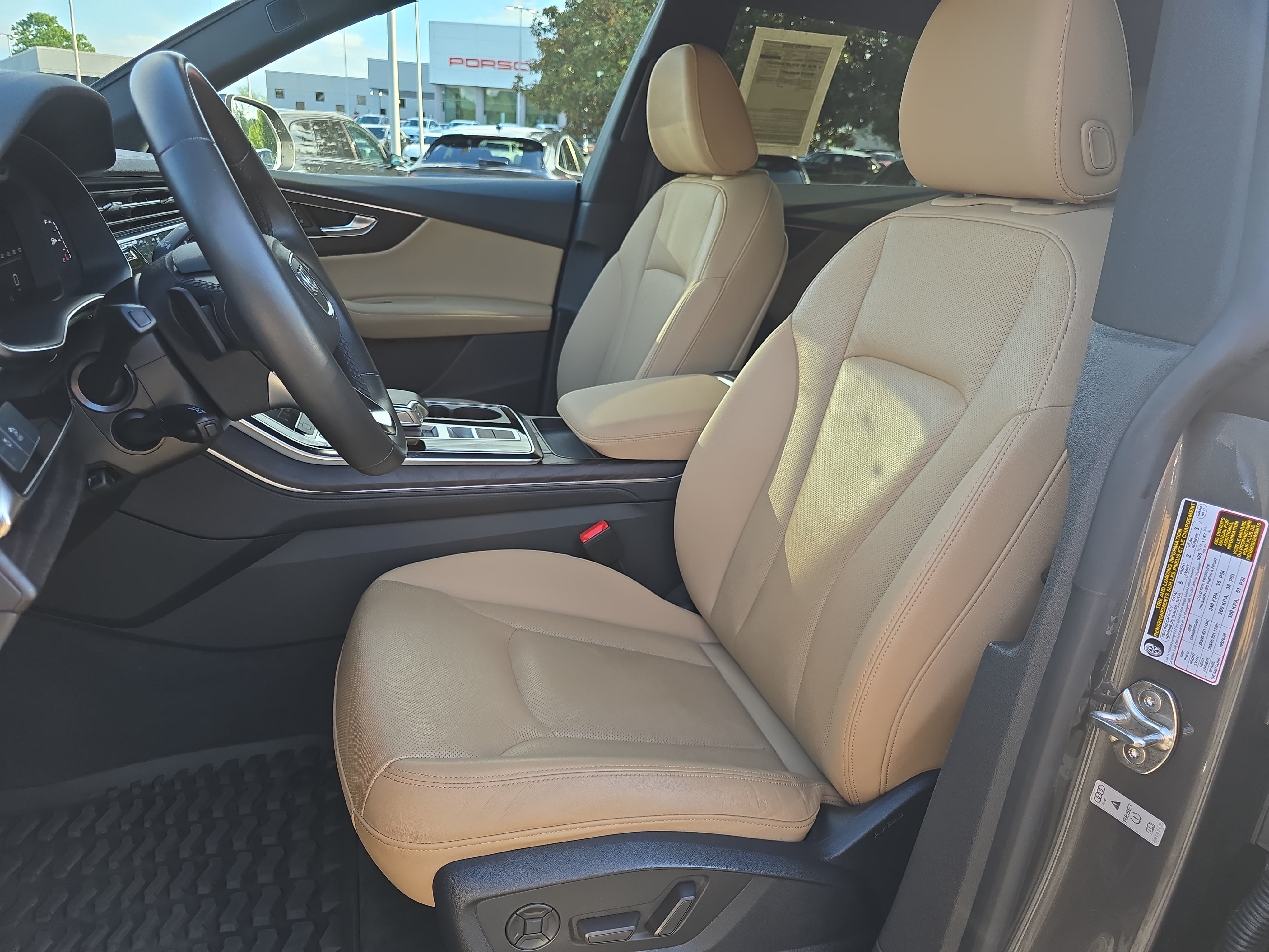 Used 2023 Audi Q8 Premium Plus w/ Premium Plus Package AWD/4WD image 15