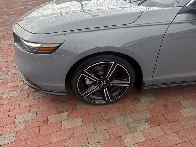 Used 2025 Honda Accord Sport image 2
