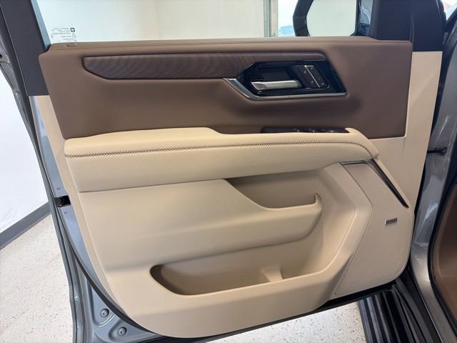 Used 2026 GMC Yukon Denali w/ Sun & Power Step Package image 51