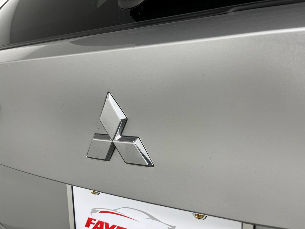 Used 2025 Mitsubishi Outlander SE AWD/4WD image 16