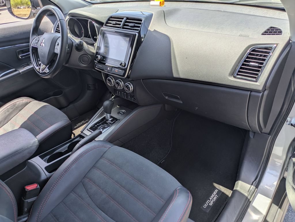 Used 2025 Mitsubishi Outlander Sport SE AWD/4WD image 29