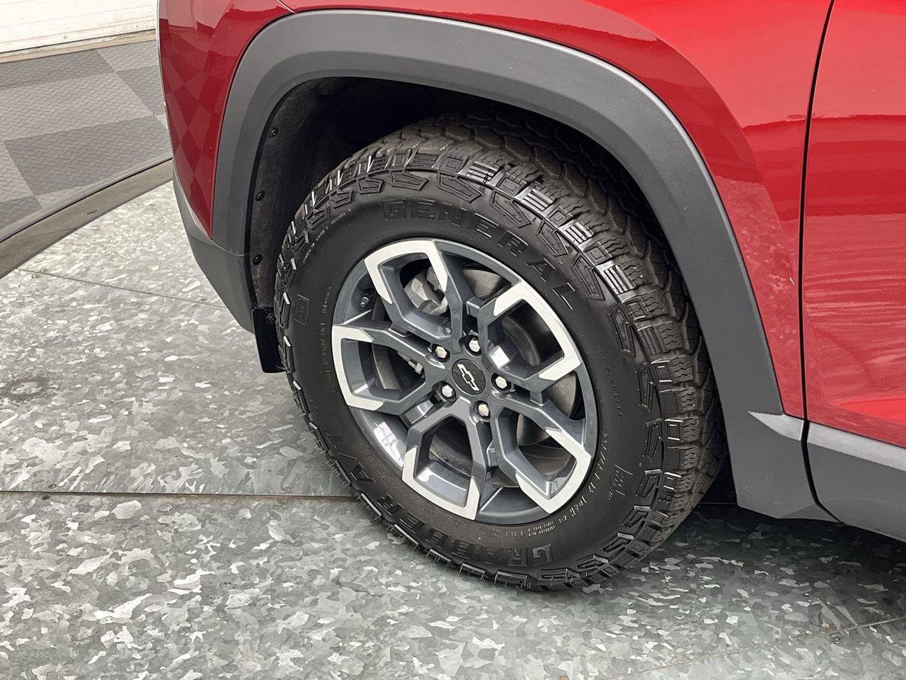 Certified 2025 Chevrolet Equinox ACTIV w/ Safety and Technology Package AWD/4WD image 36