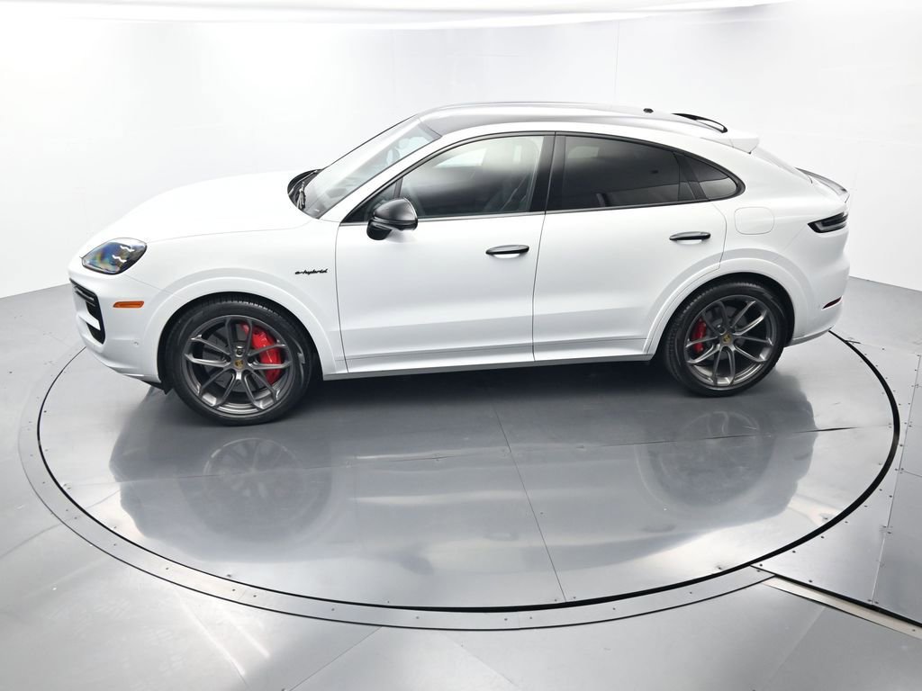 Certified 2024 Porsche Cayenne Turbo image 36