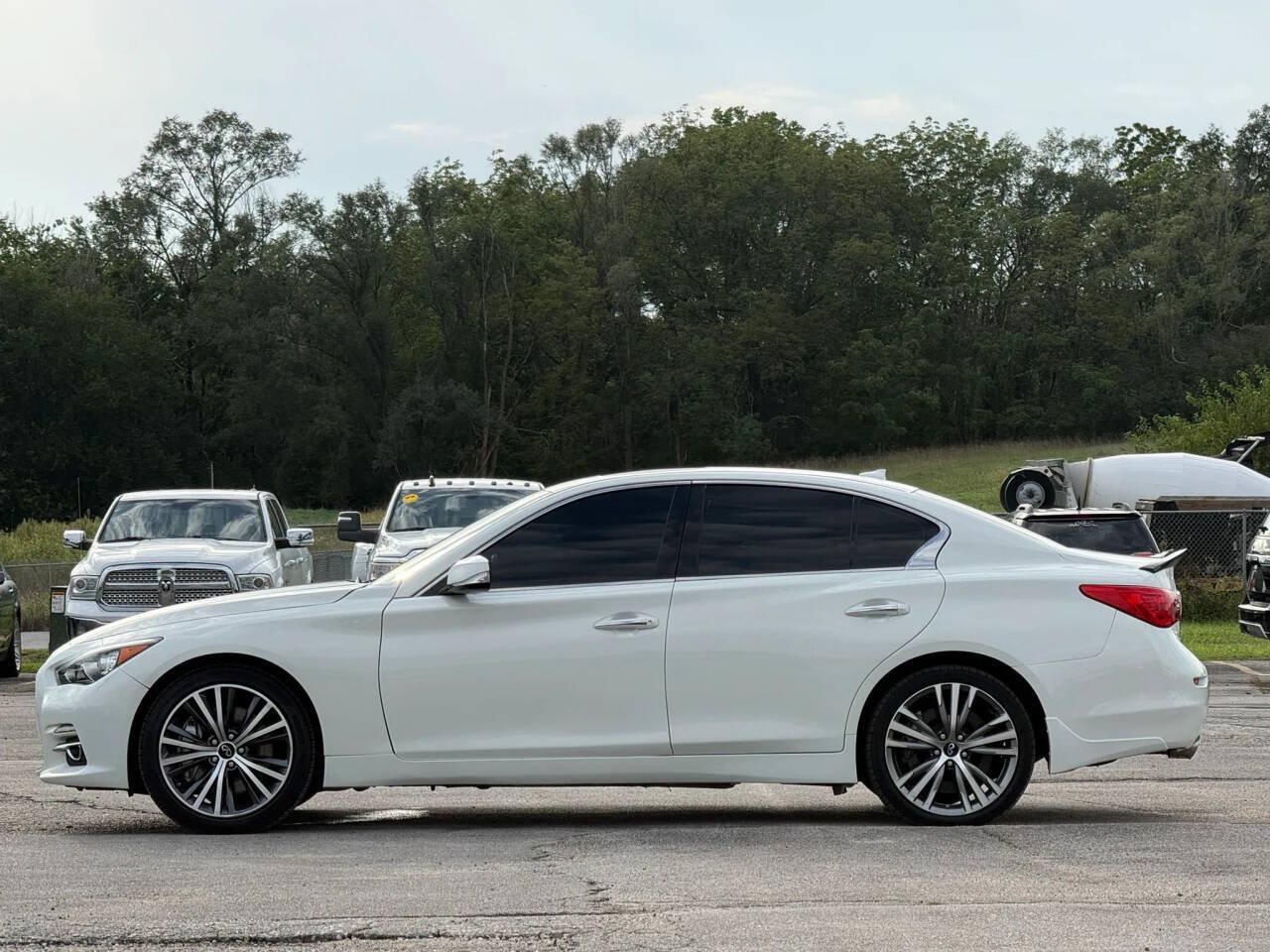Used 2017 INFINITI Q50 Sport AWD/4WD image 5