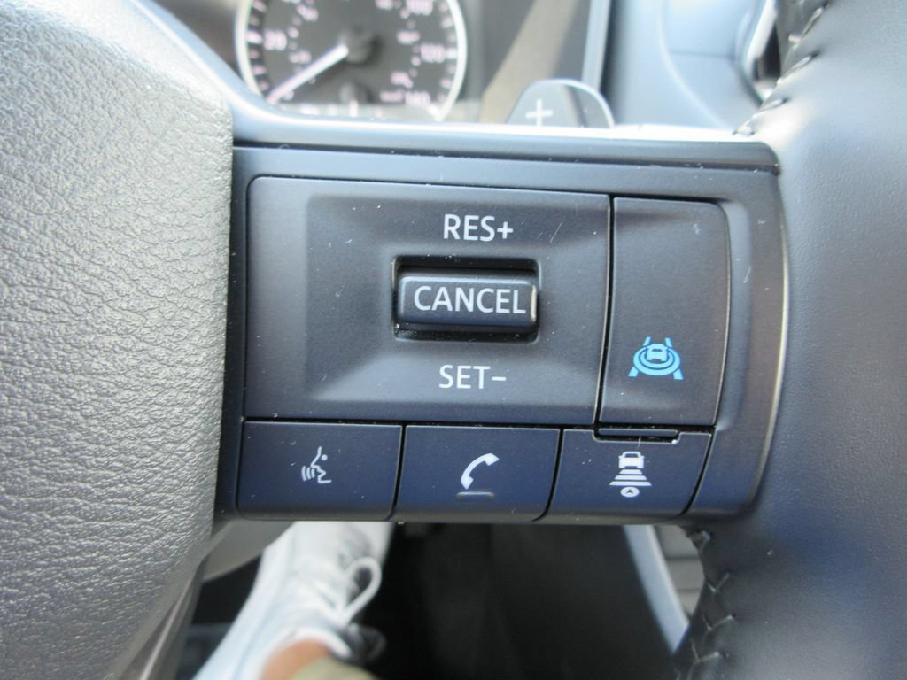 Used 2025 Nissan Rogue SV FWD image 24