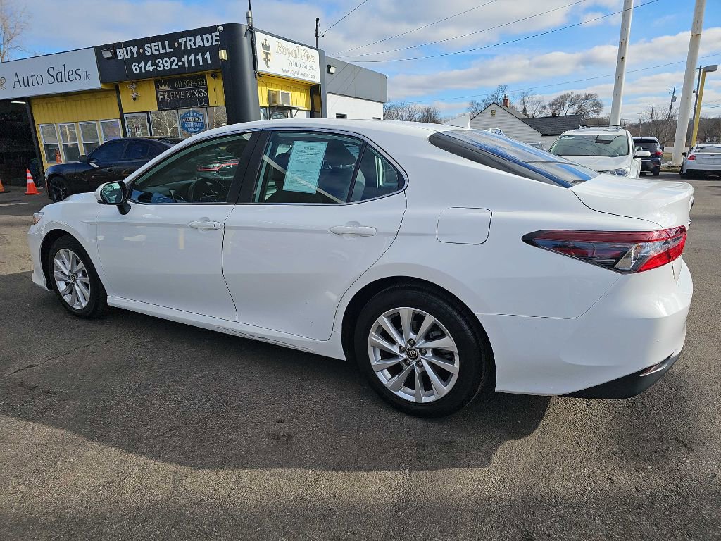 Used 2021 Toyota Camry LE image 16