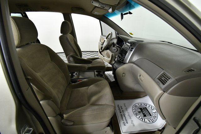 Used 2008 Toyota Sienna FWD image 23