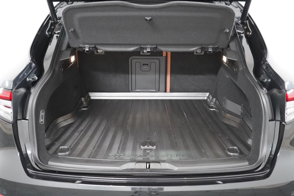 Used 2023 Maserati Levante GT AWD/4WD image 25
