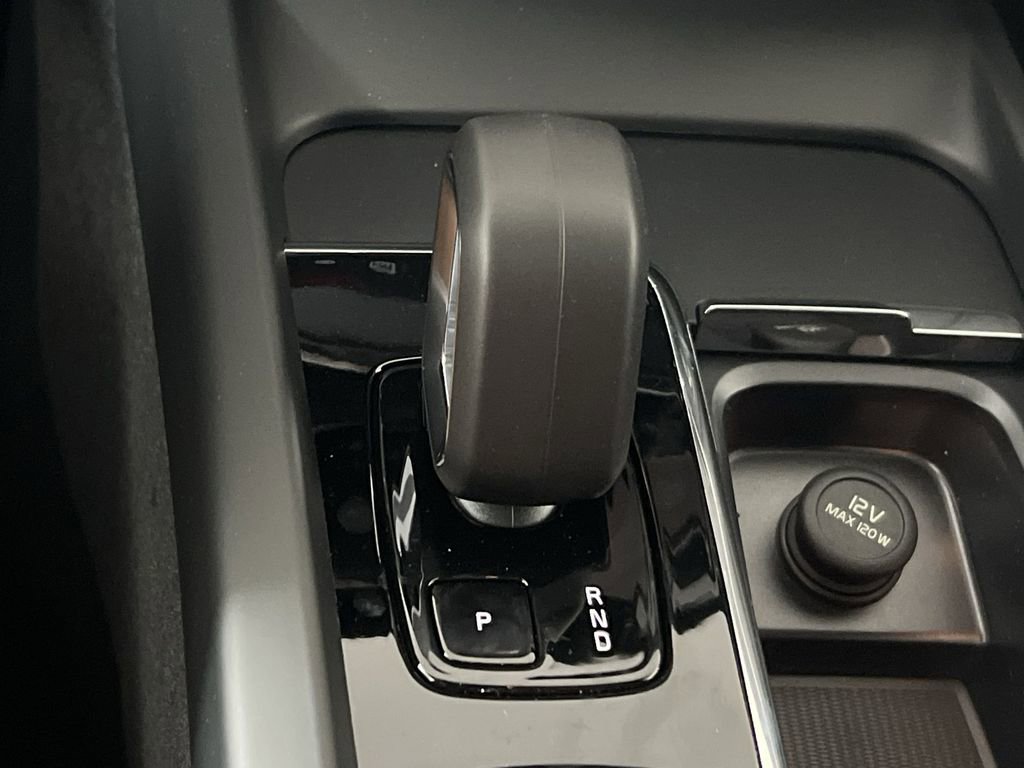 Certified 2025 Volvo XC60 B5 Core w/ Climate Package image 24