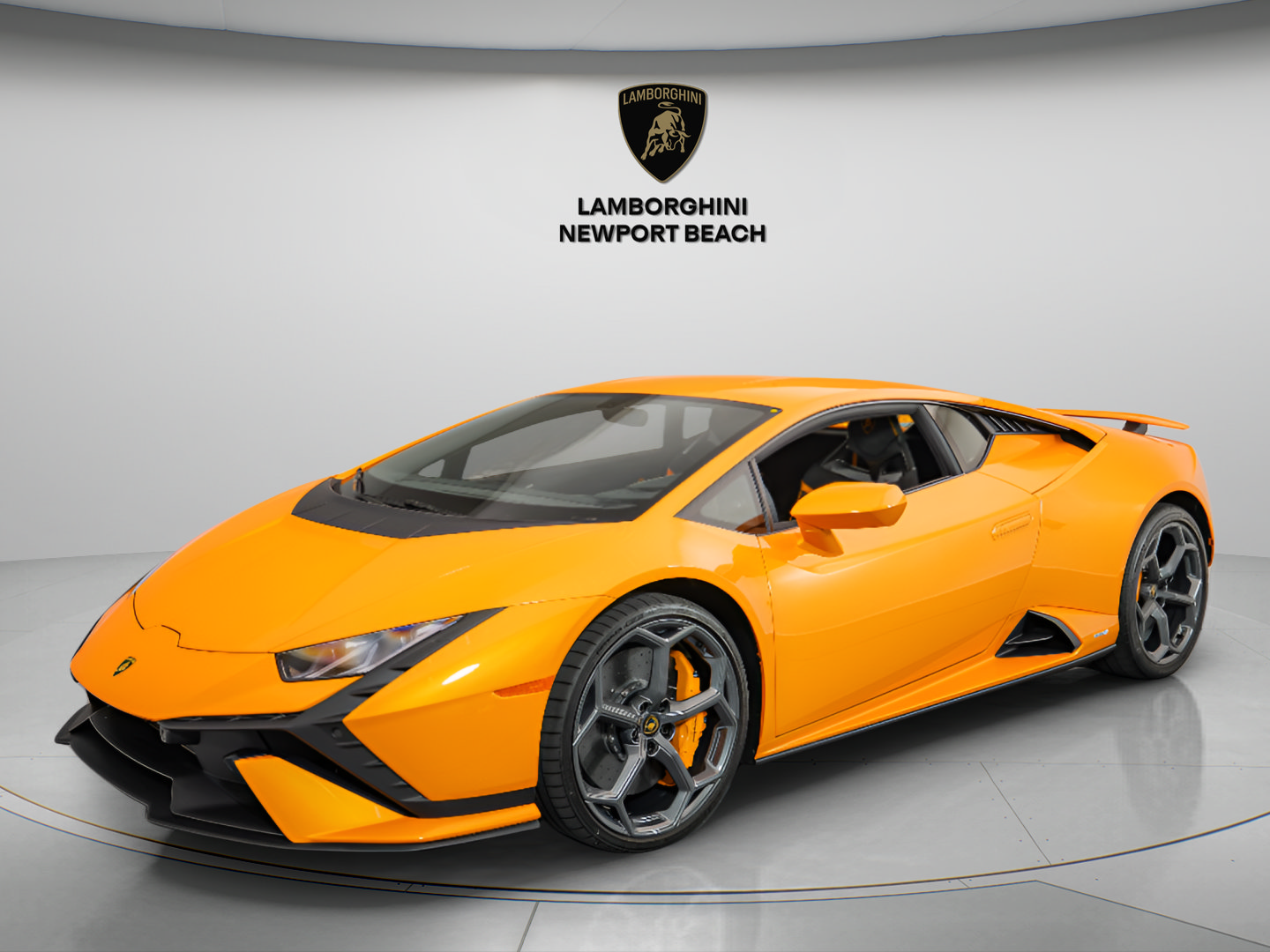 Used 2023 Lamborghini Huracan Tecnica RWD image 3