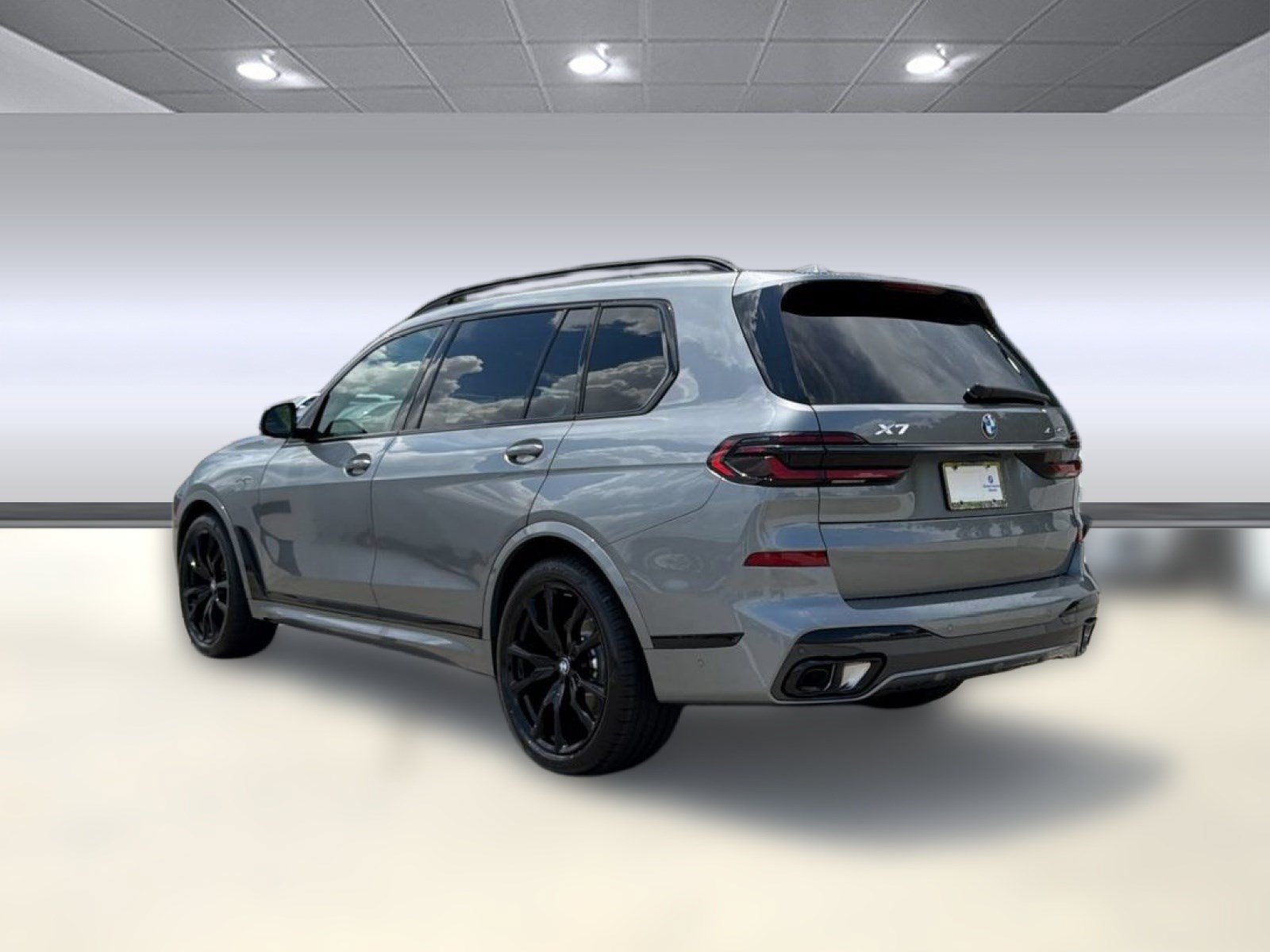 New 2027 BMW X7 xDrive40i w/ M Sport Package AWD/4WD image 3