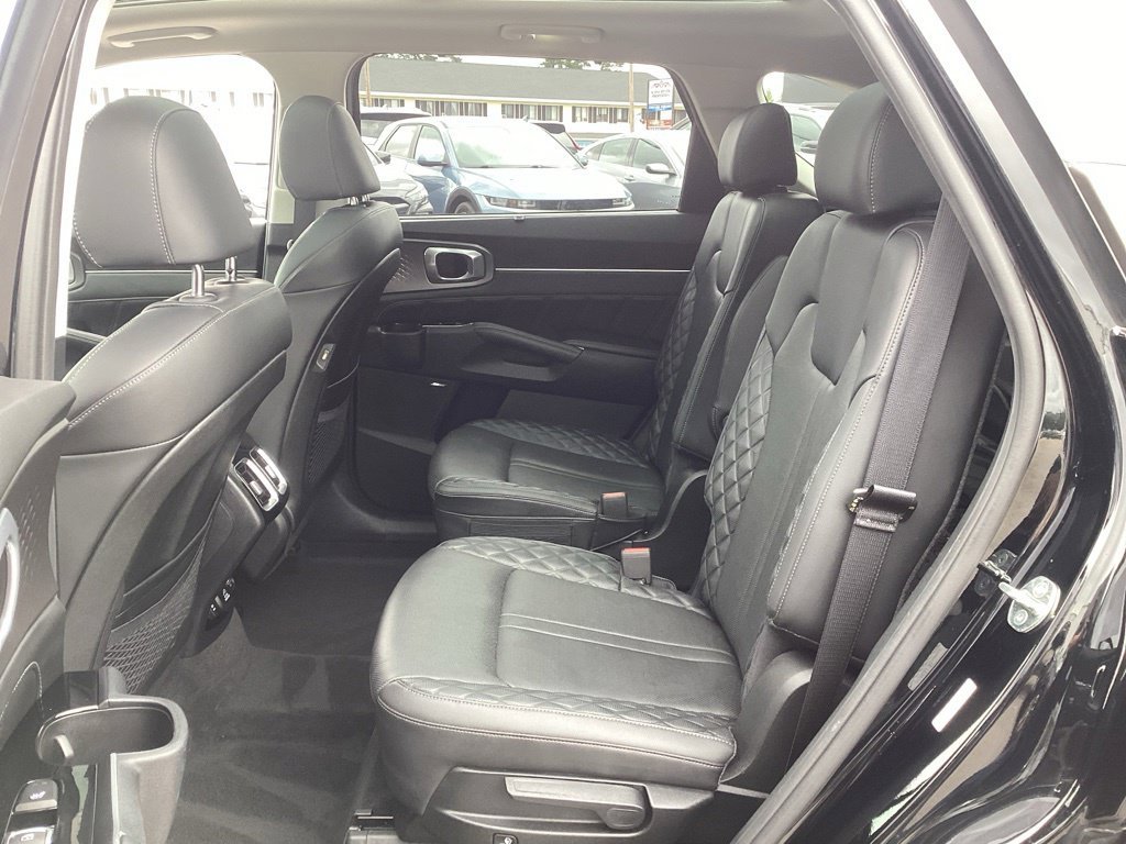 Used 2023 Kia Sorento SX AWD/4WD image 17