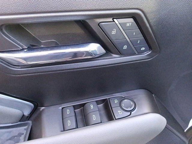 Used 2024 Chevrolet Colorado ZR2 w/ ZR2 Convenience Package III image 12