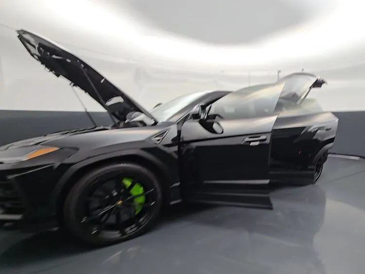 Used 2022 Lamborghini Urus AWD/4WD image 16
