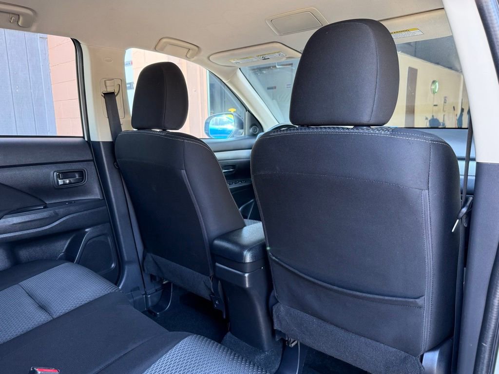 Used 2017 Mitsubishi Outlander ES AWD/4WD image 21