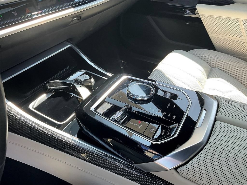 Used 2023 BMW 760i xDrive w/ Executive Package AWD/4WD image 17