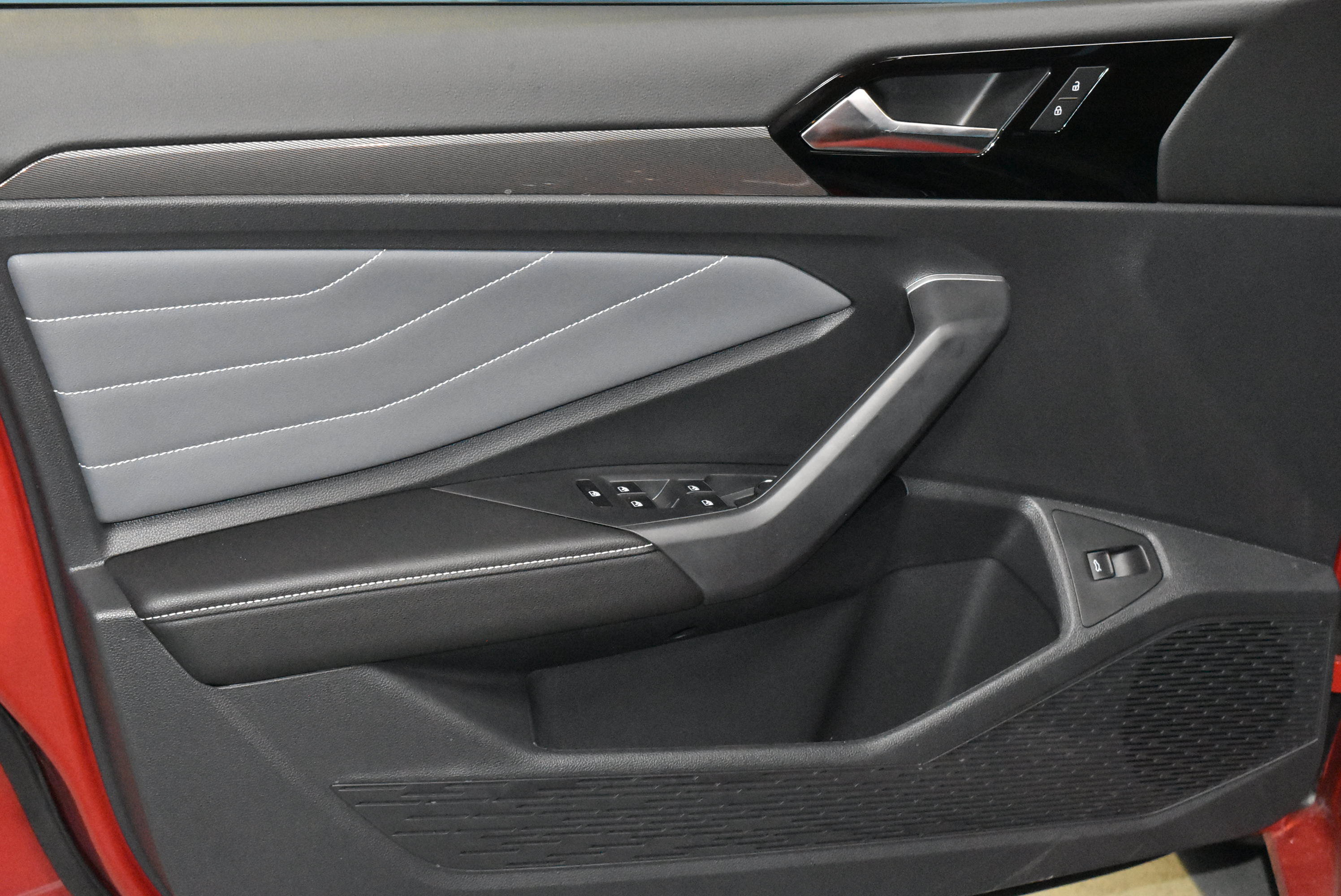 New 2026 Volkswagen Jetta SEL FWD image 3