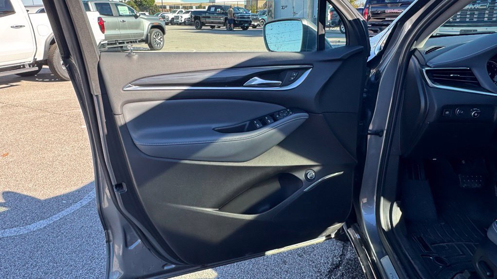 Used 2020 Buick Enclave Essence FWD image 22