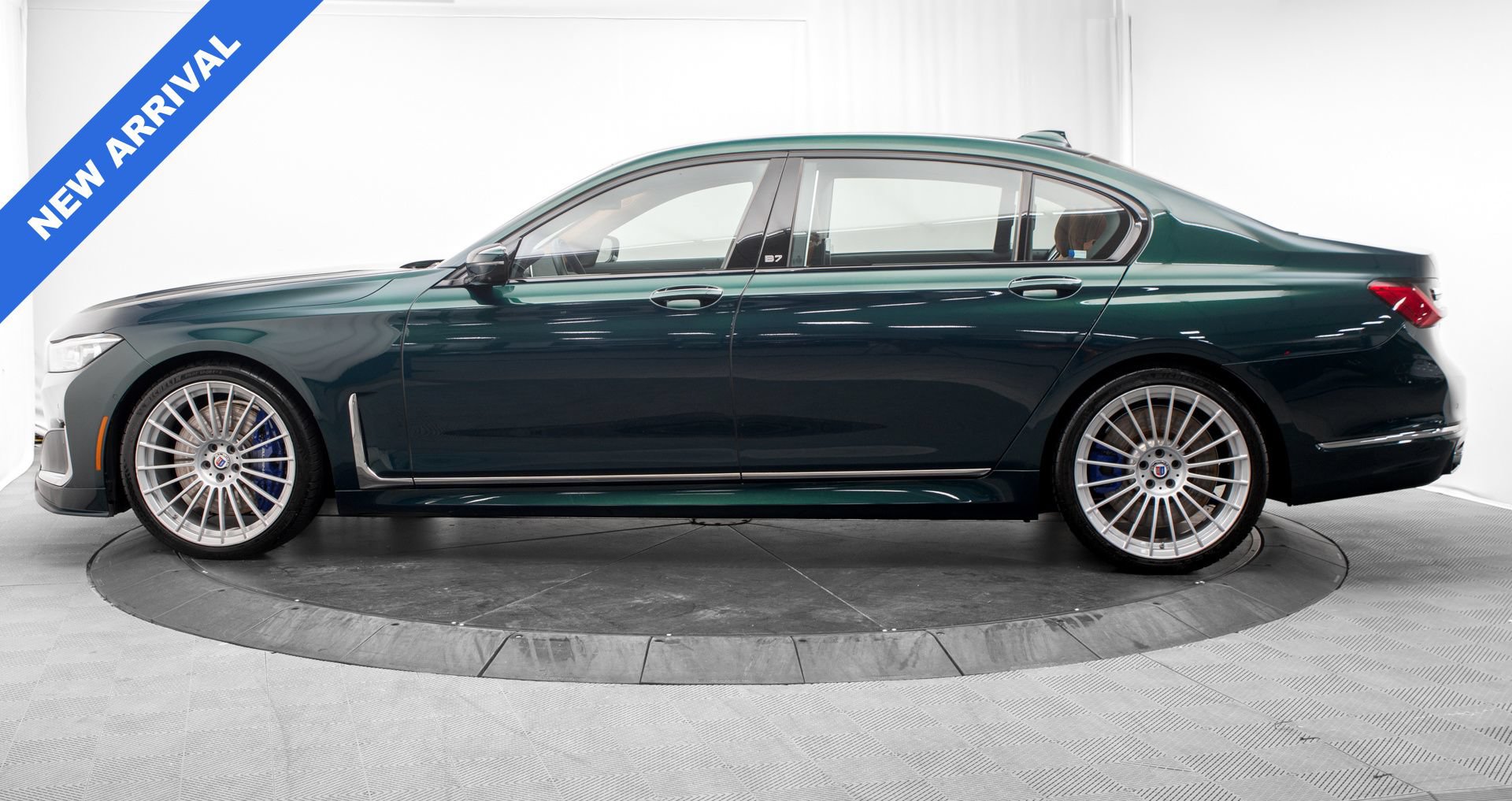 Used 2022 BMW ALPINA B7 xDrive w/ Luxury Rear Seating Package AWD/4WD image 6