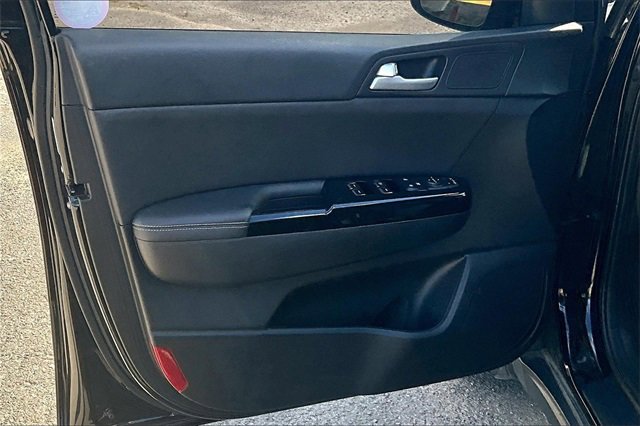 Used 2020 Kia Sportage EX image 18