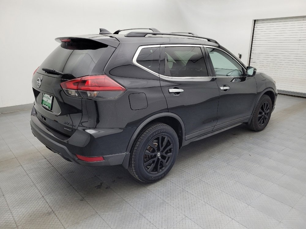 Used 2018 Nissan Rogue SV image 10