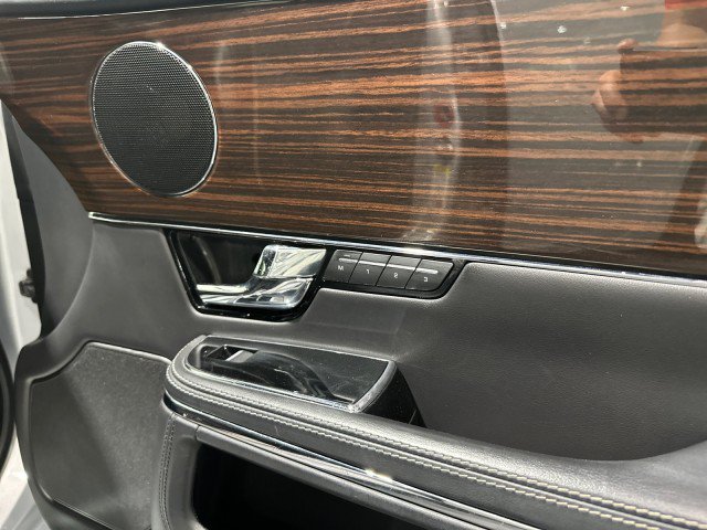 Used 2011 Jaguar XJ RWD image 50
