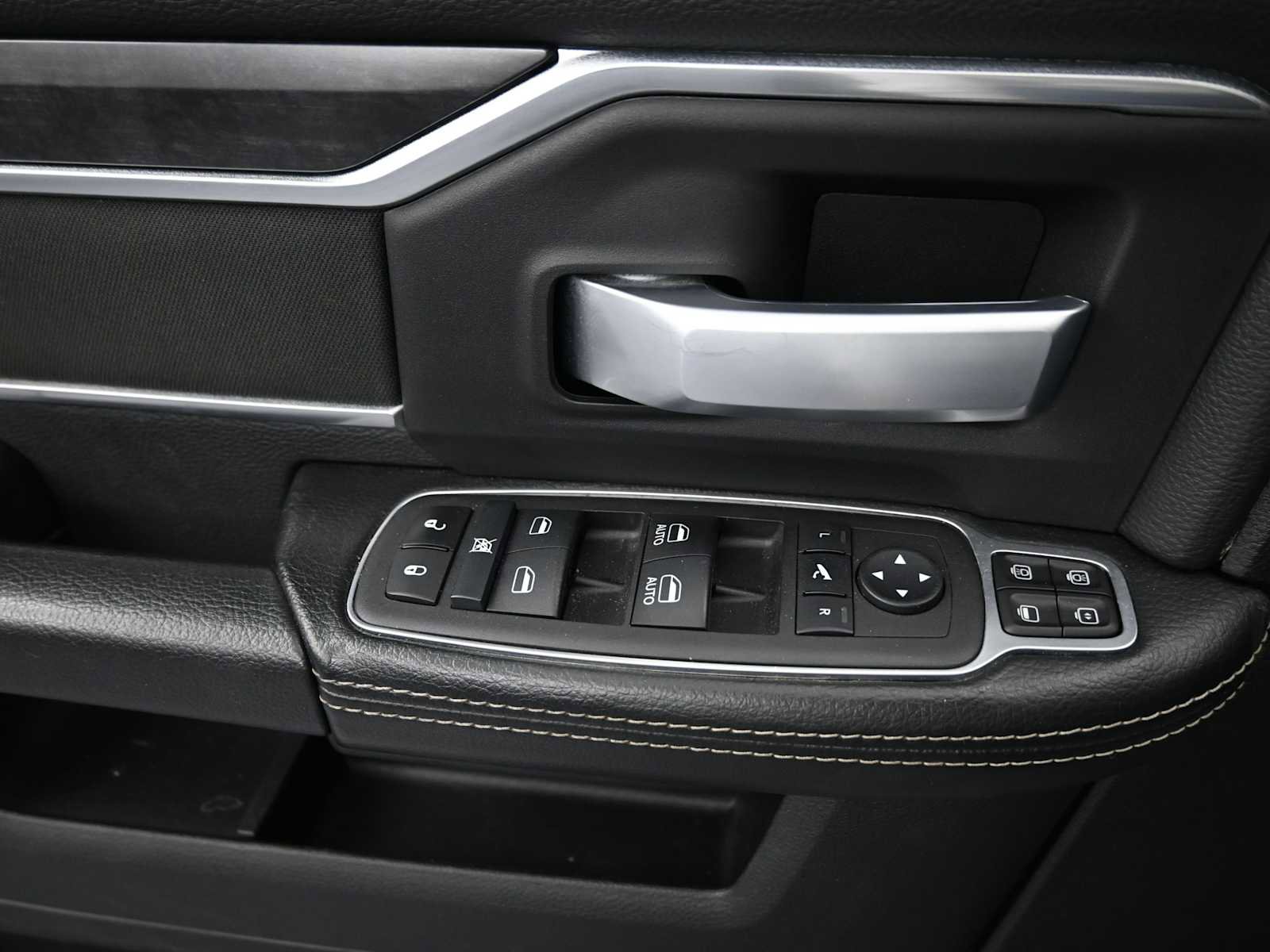 Used 2024 RAM 3500 Big Horn image 8