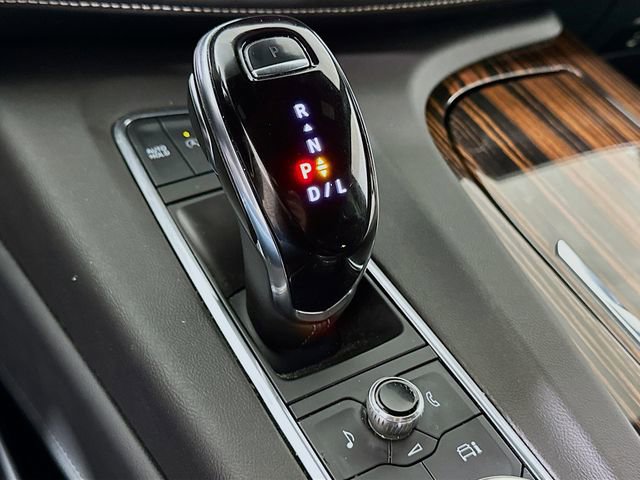 Used 2024 Cadillac Escalade ESV Luxury image 18