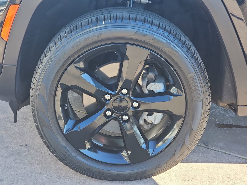 Used 2023 Jeep Grand Cherokee Limited w/ Black Appearance Package image 37