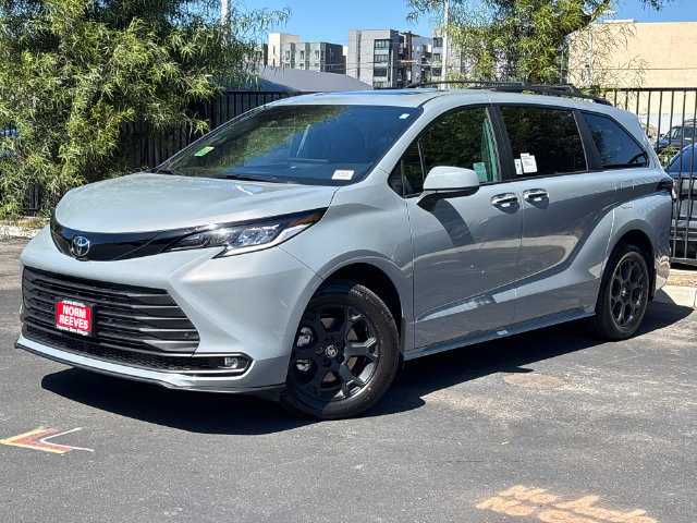New 2026 Toyota Sienna XLE Woodland Edition AWD/4WD image 2