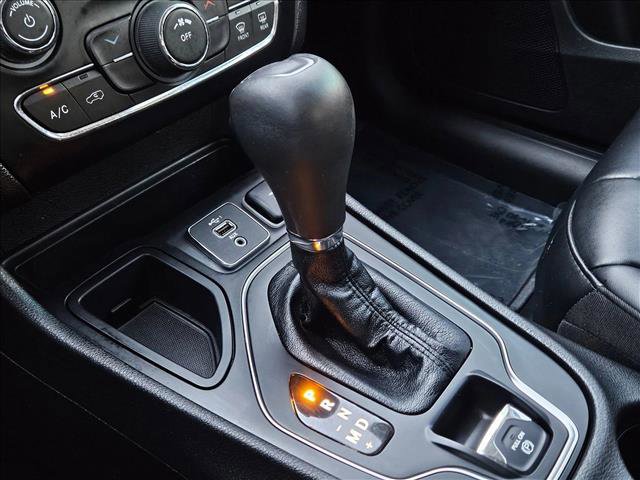 Used 2020 Jeep Cherokee Latitude Plus image 12