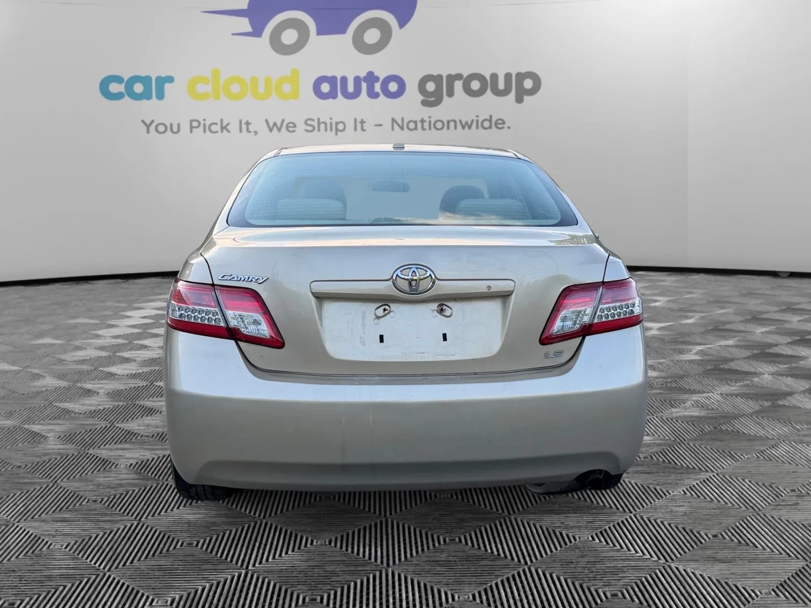 Used 2010 Toyota Camry LE FWD image 4