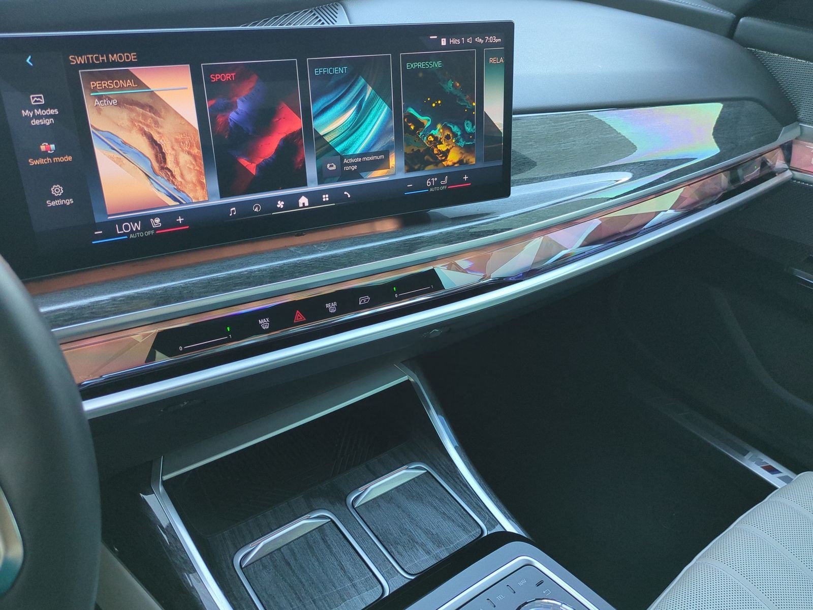 Certified 2024 BMW i7 eDrive50 w/ M Sport Package RWD image 31