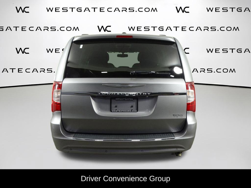 Used 2014 Chrysler Town & Country Touring-L w/ Driver Convenience Group image 5