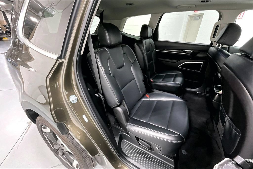 Used 2025 Kia Telluride S FWD image 32