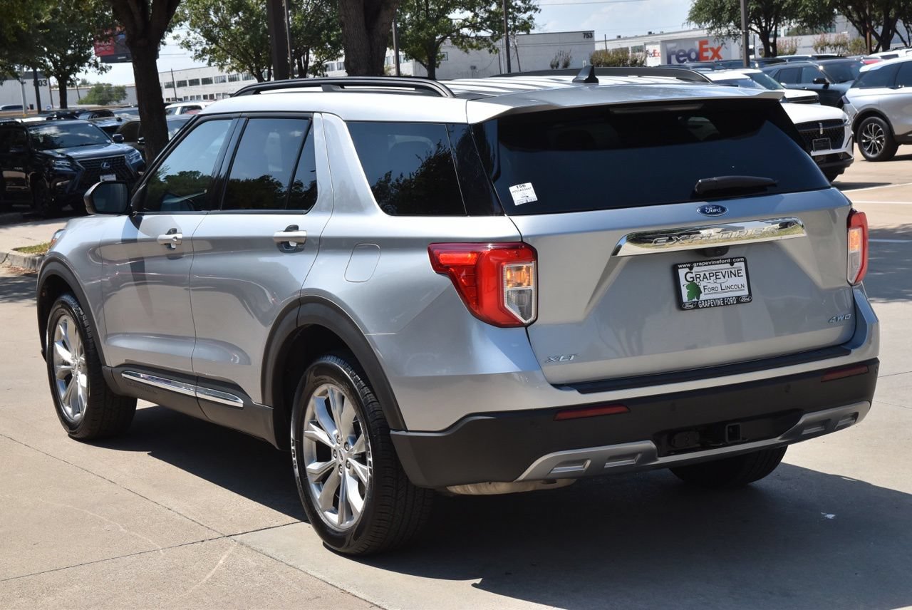 Used 2023 Ford Explorer XLT w/ Equipment Group 202A AWD/4WD image 10
