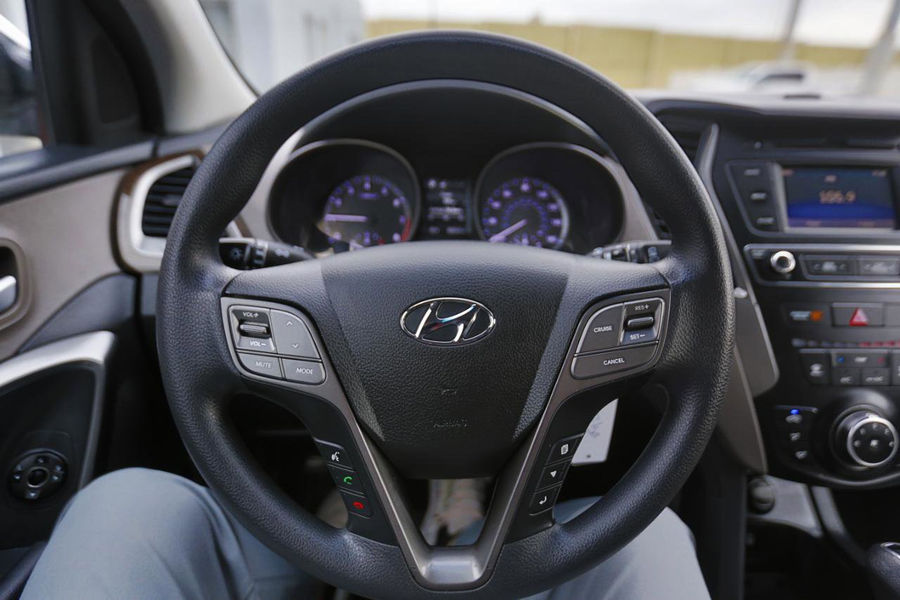 Used 2017 Hyundai Santa Fe Sport FWD image 6