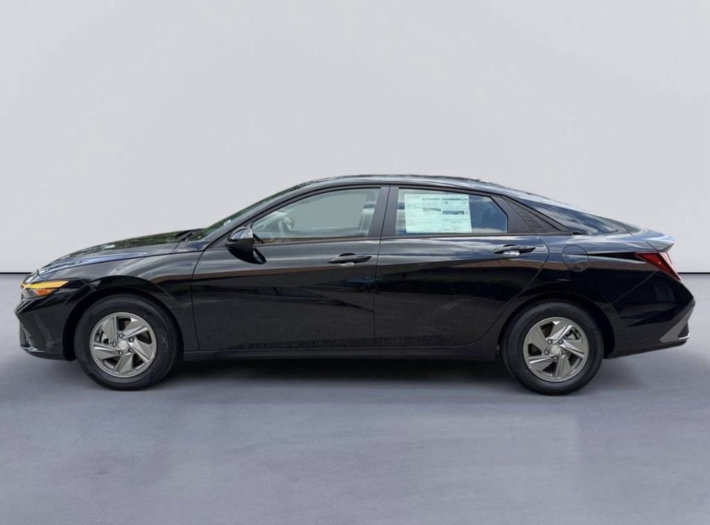 New 2026 Hyundai Elantra SE FWD image 6