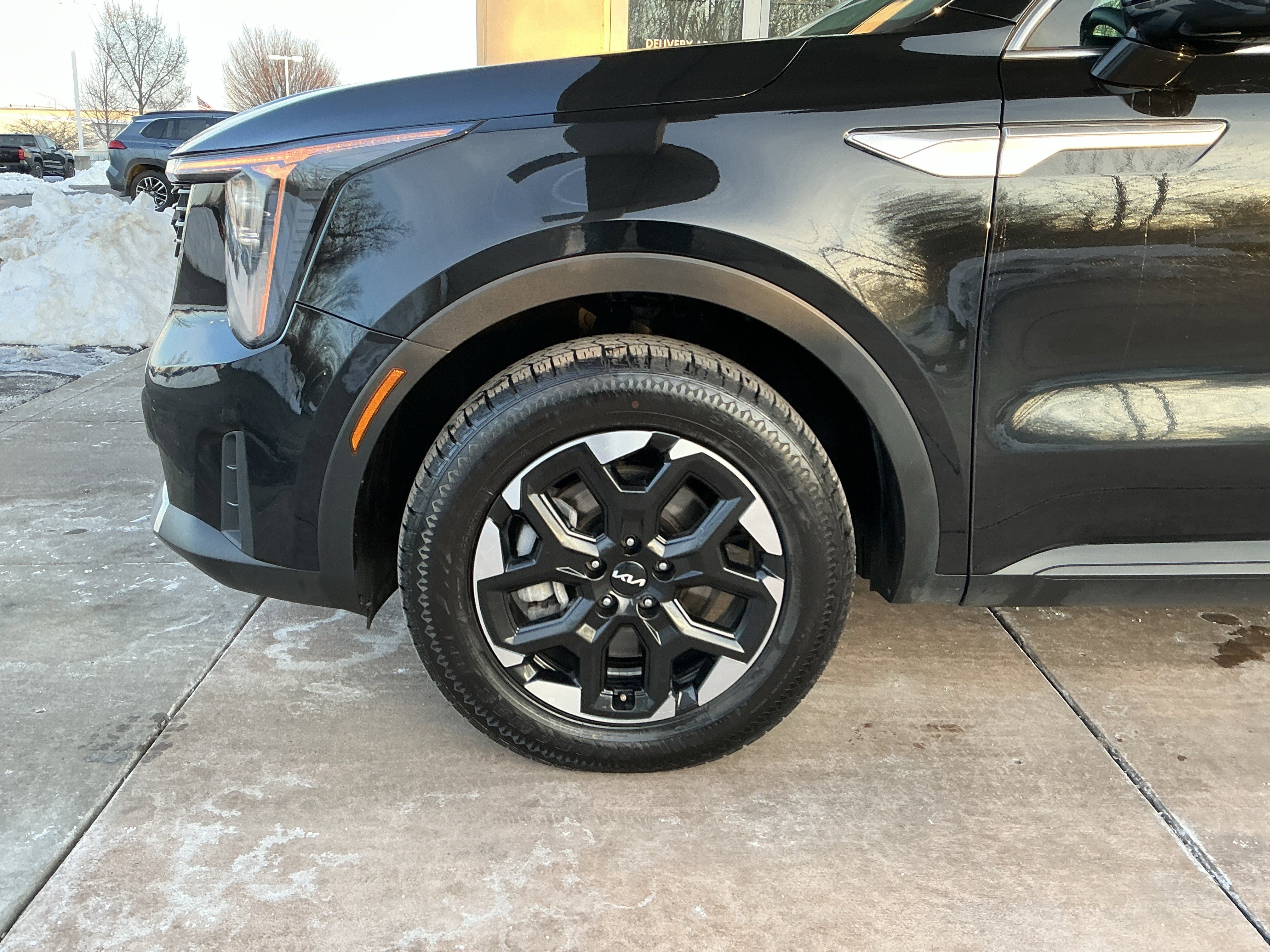 Used 2024 Kia Sorento S image 25