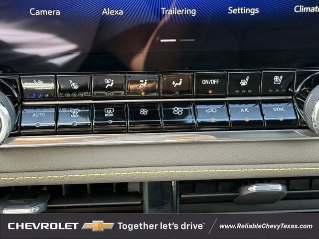 Used 2024 Chevrolet Colorado ZR2 w/ ZR2 Convenience Package III AWD/4WD image 25