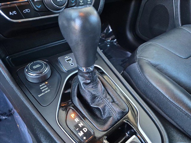 Used 2021 Jeep Cherokee Limited AWD/4WD image 18