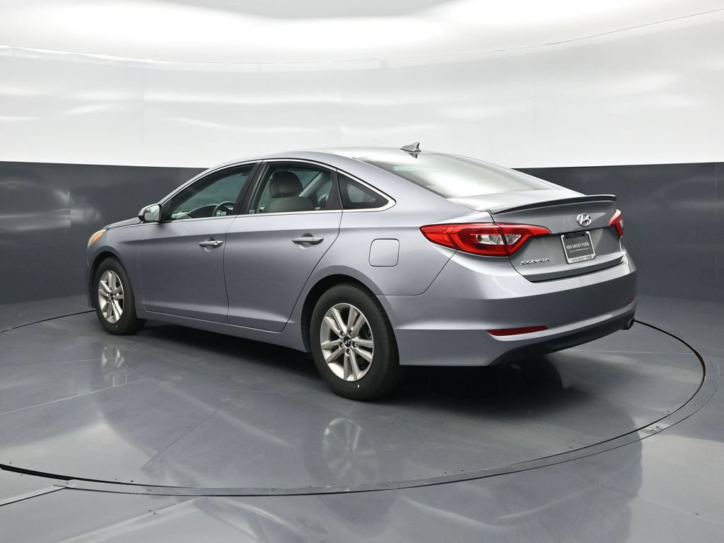 Used 2015 Hyundai Sonata SE w/ Option Group 09 FWD image 6