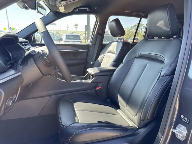 New 2025 Jeep Grand Cherokee Limited RWD image 19