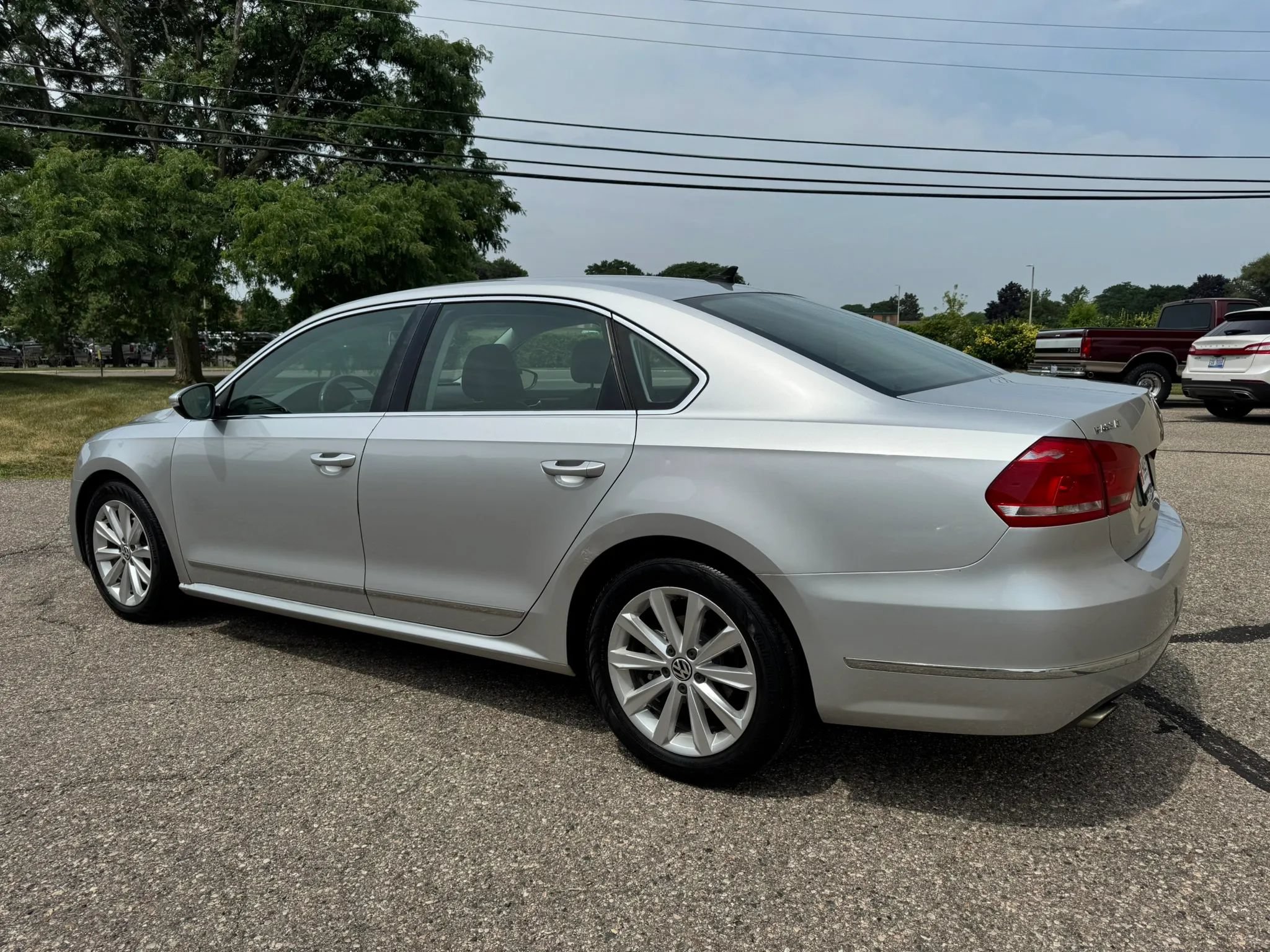 Used 2012 Volkswagen Passat 2.5 SEL Premium FWD image 6
