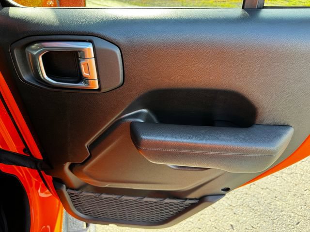Certified 2025 Jeep Wrangler Unlimited Rubicon w/ Convenience Group AWD/4WD image 15